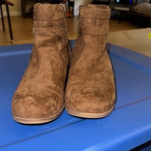 American Eagle Size 7.5 Booties